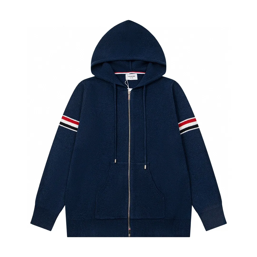 Thom Browne TB Classic 1️⃣ TBClassic 4 , %20 2️⃣ ZP Classic ， ， ！ 3️⃣ ， 、 Same Style、 ：Black、Gray、Navy Blue Size：S、M、L、XL(1、2、3、4）